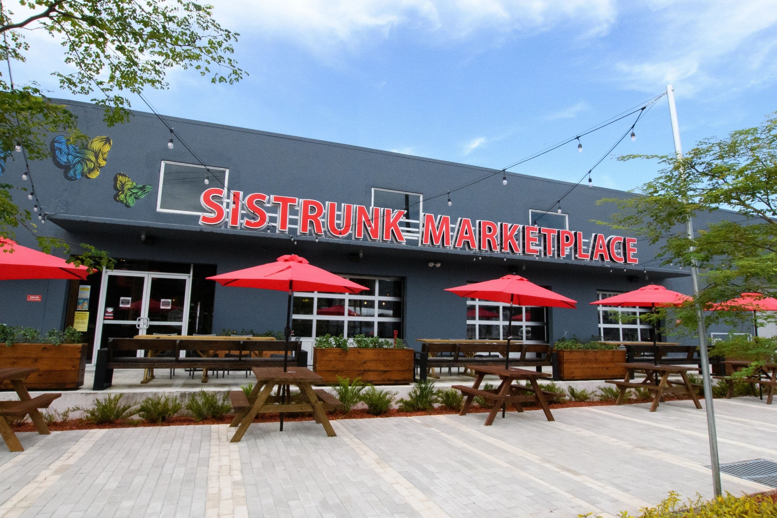 Strokes N Drivers Indoor Golf - Image 9