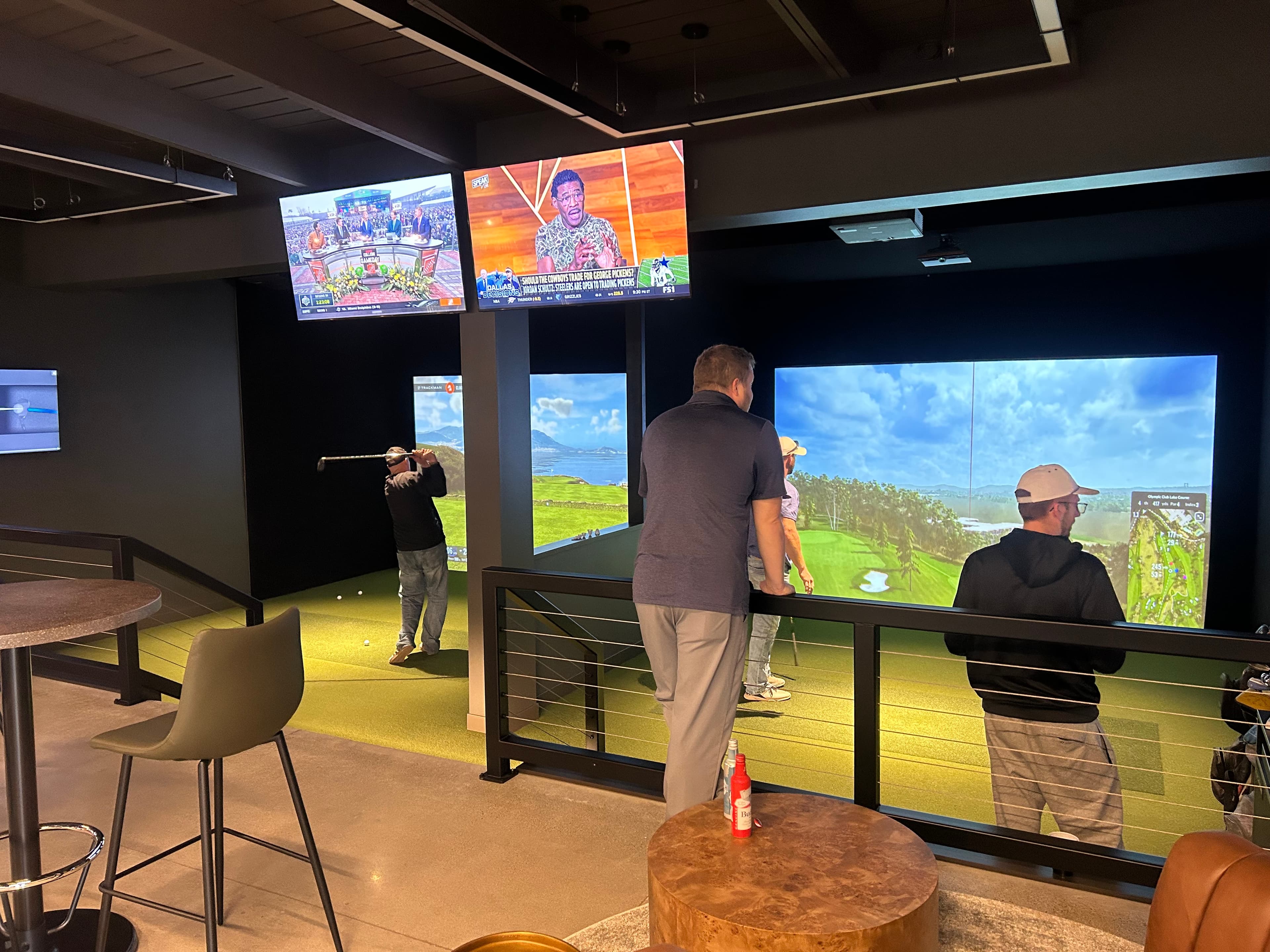 Two Rivers Golf Club, Elmwood Lounge and Simulators - Image 4