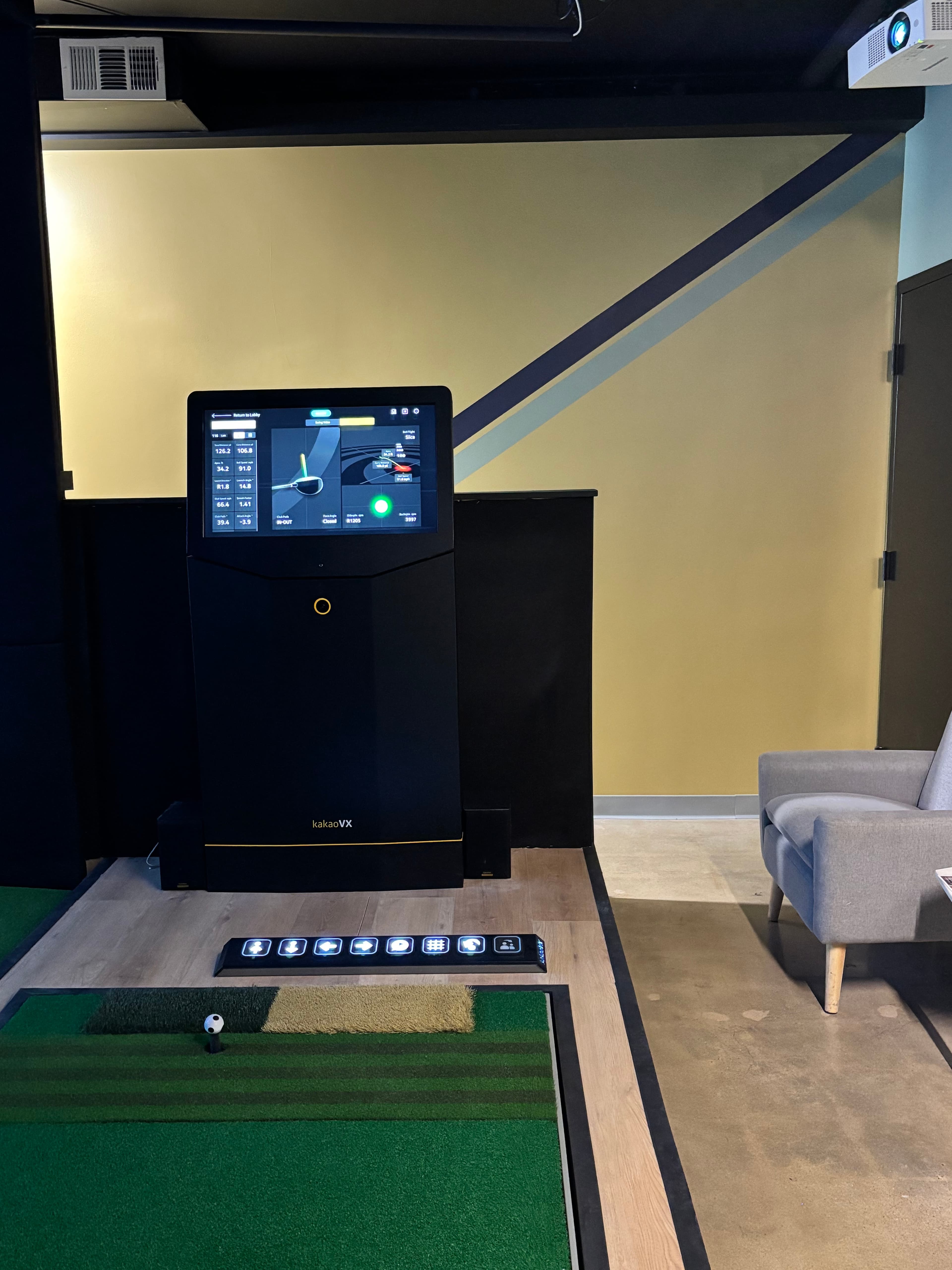 19TH HOLE CLUBHOUSE - Image 7