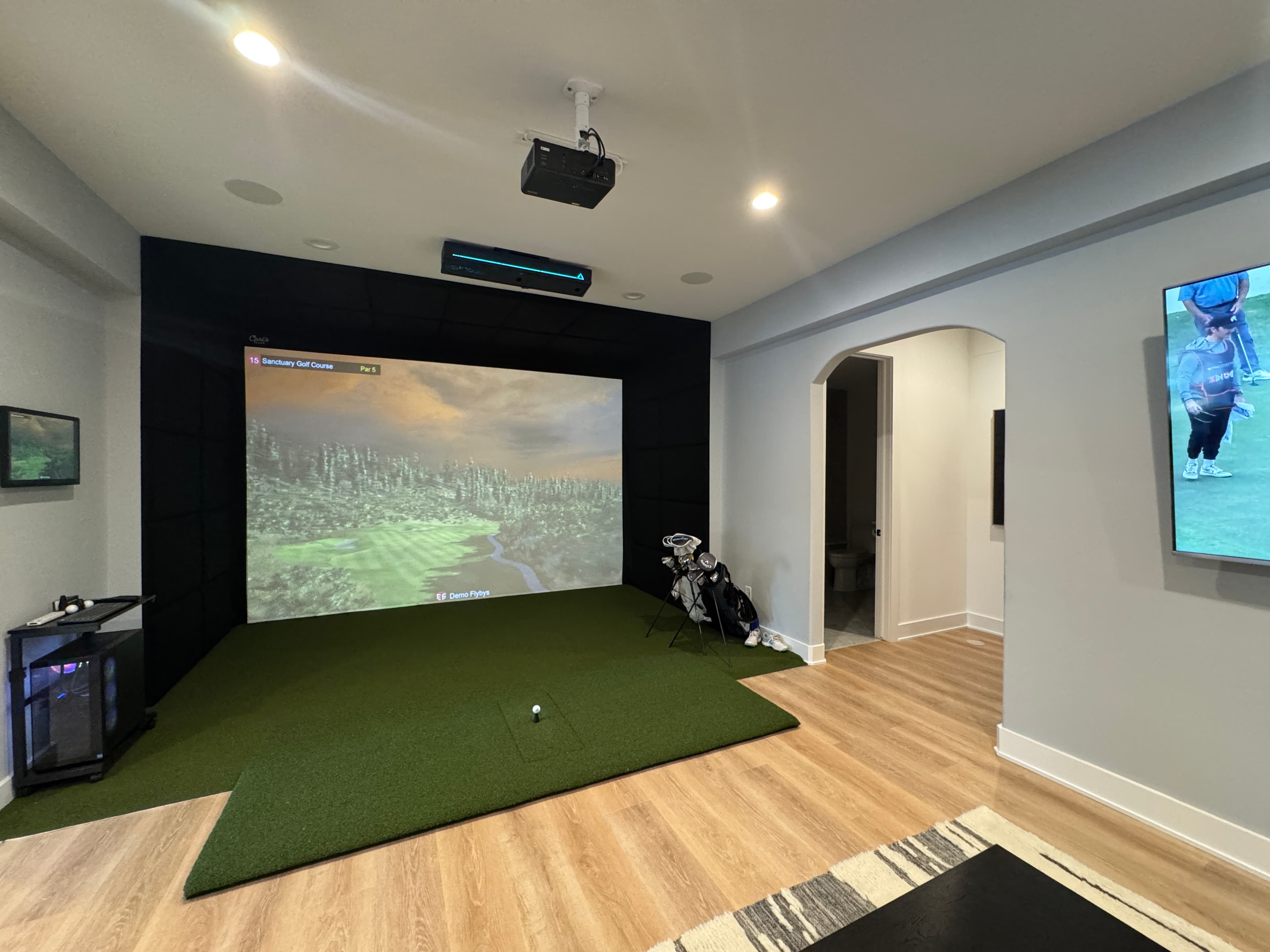 MI Indoor Golf - Image 1