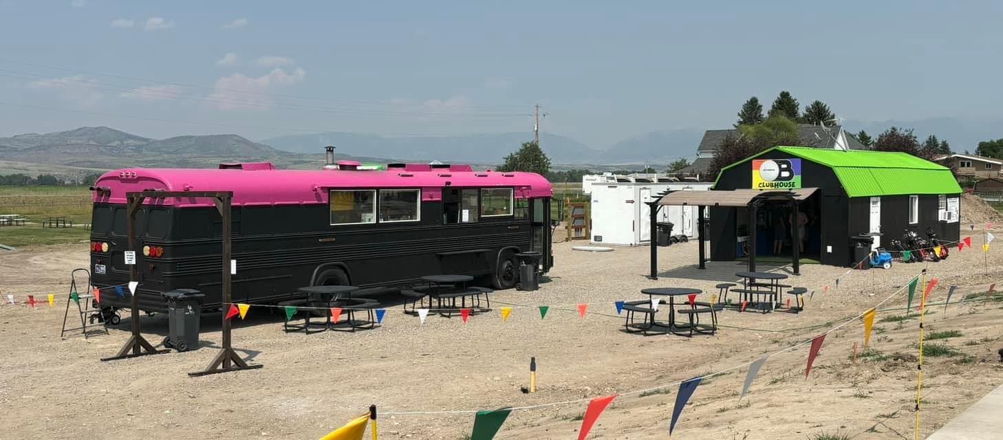 Outta Bounds Golf - Image 5