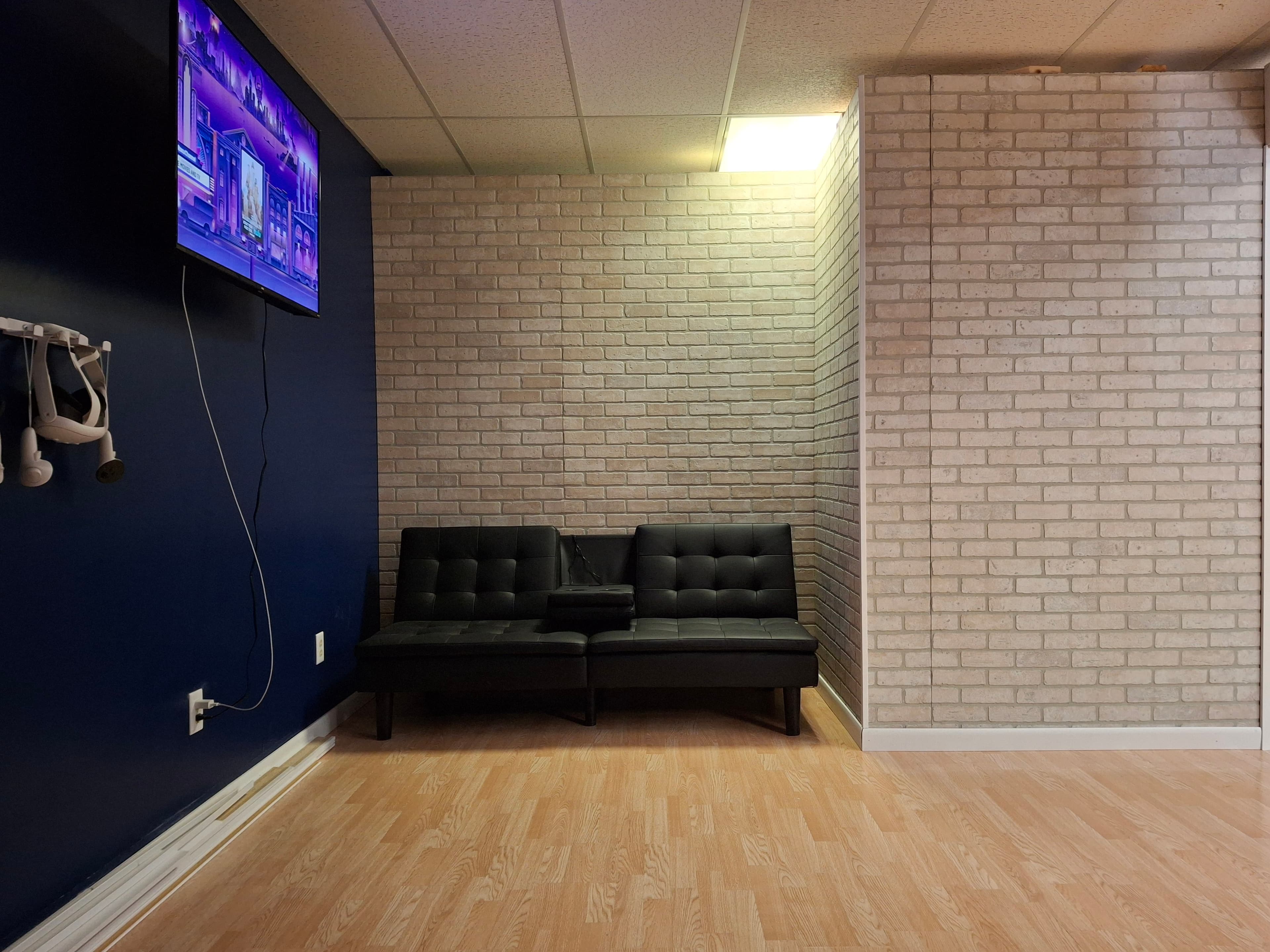 The Golf & Game Lounge - Image 9