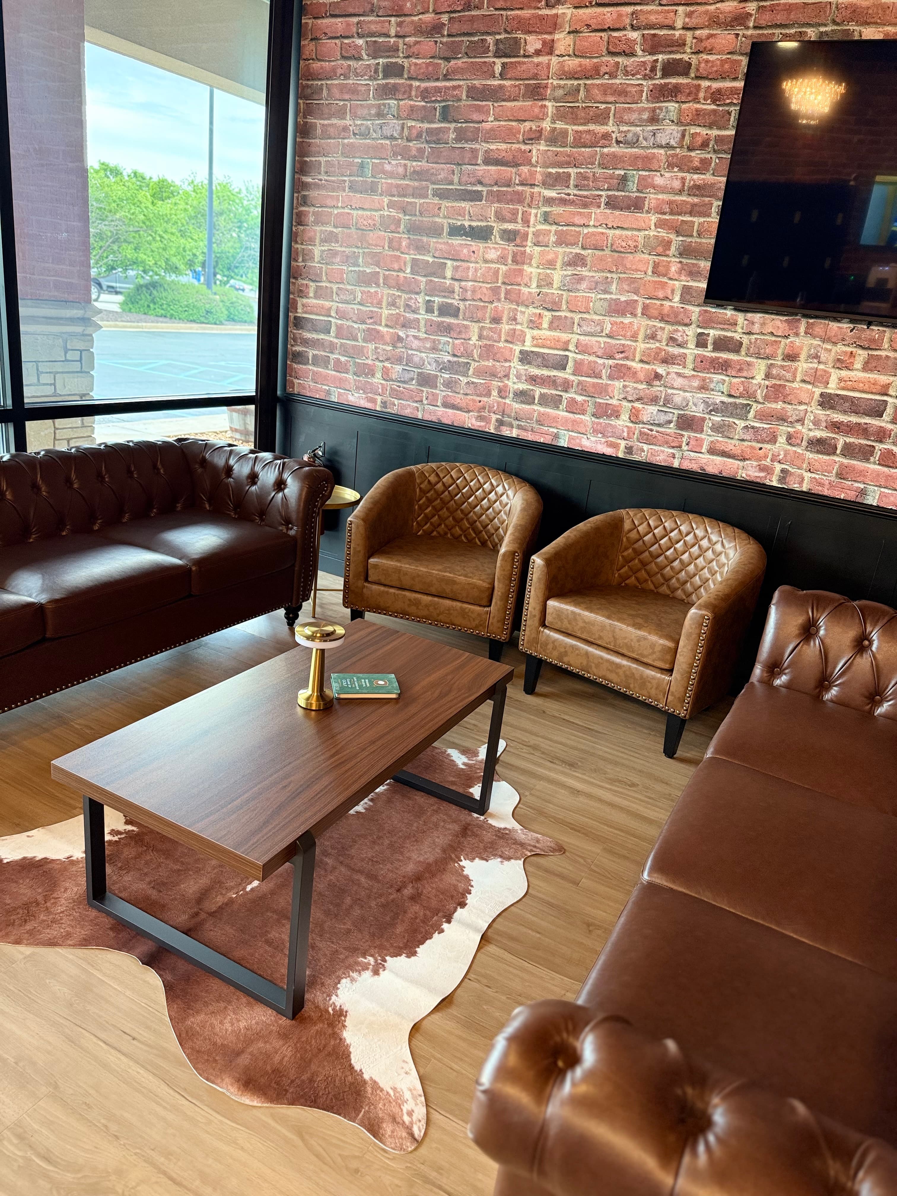 Birdies and Barrels Golf Lounge - Image 8