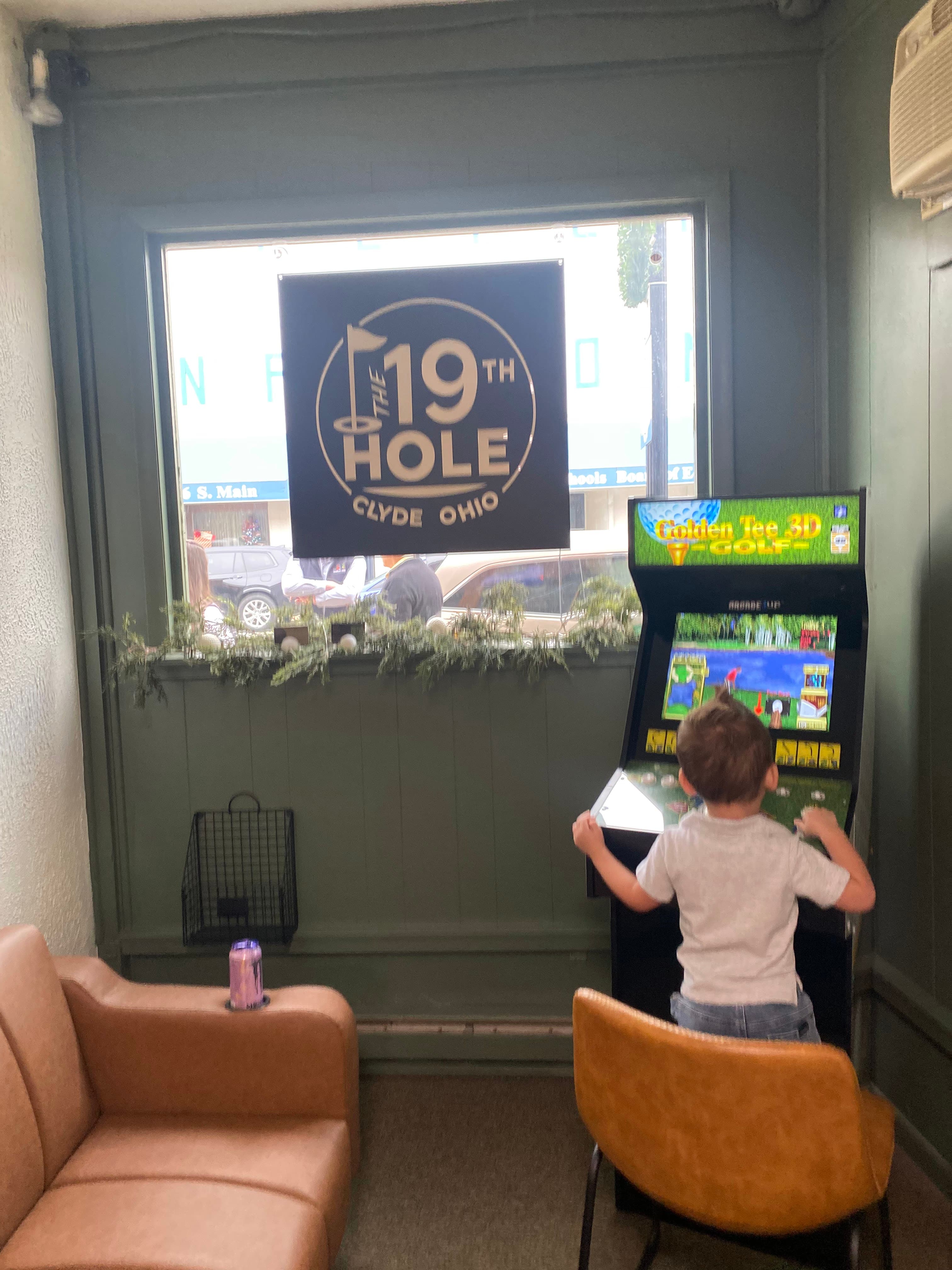 The 19th hole at Clyde Ohio - Image 3