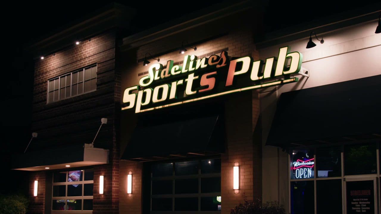 Sidelines Sports Pub - Image 2