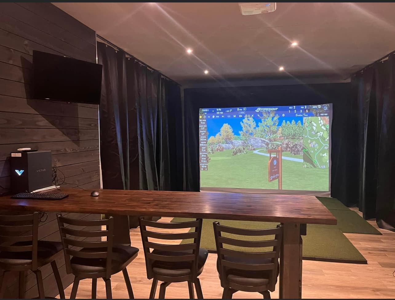 Boneyfiddle Golf & Lounge - Image 9