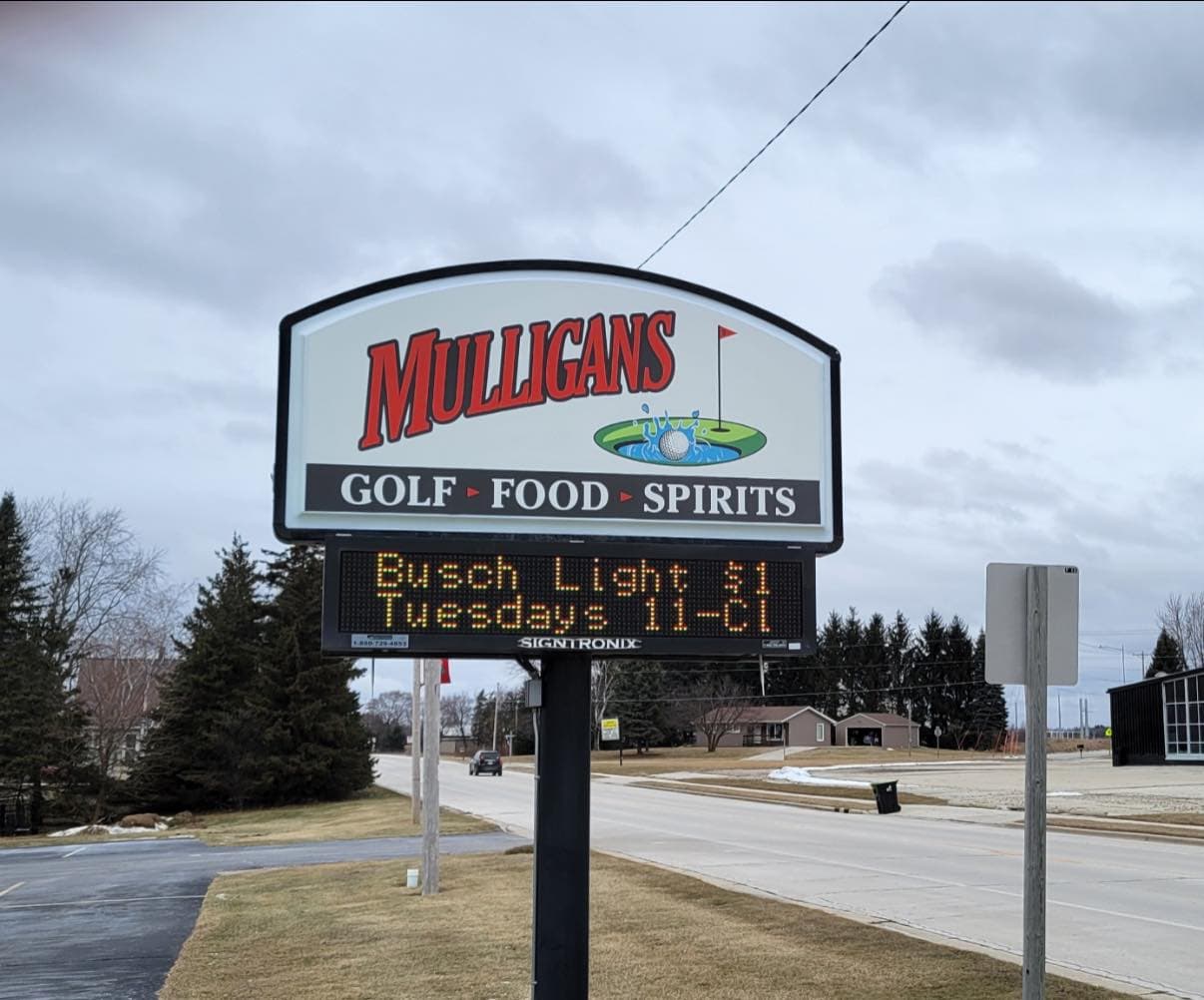 Mulligans Golf Course & Restaurant - Image 2