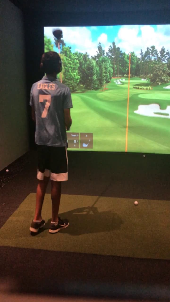 Golf Lounge 18 - Image 8