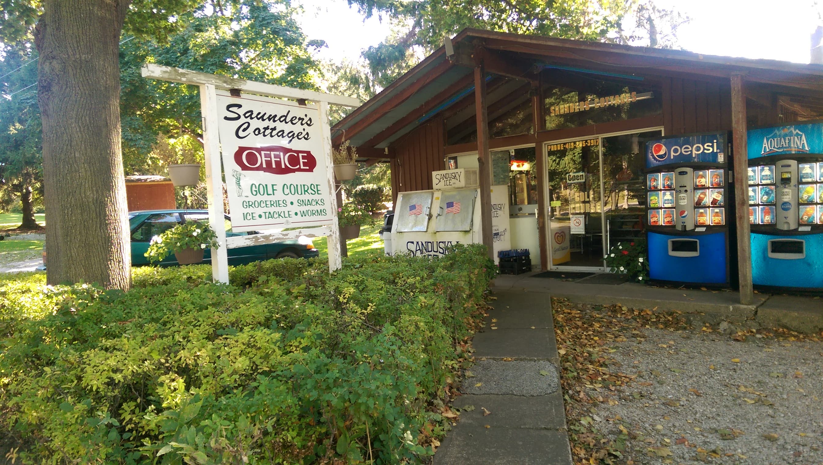 Saunders Cottages - Image 1