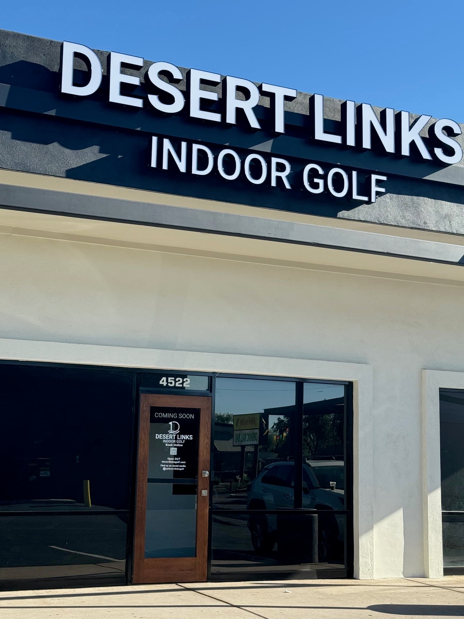 Desert Links Indoor Golf - Image 1