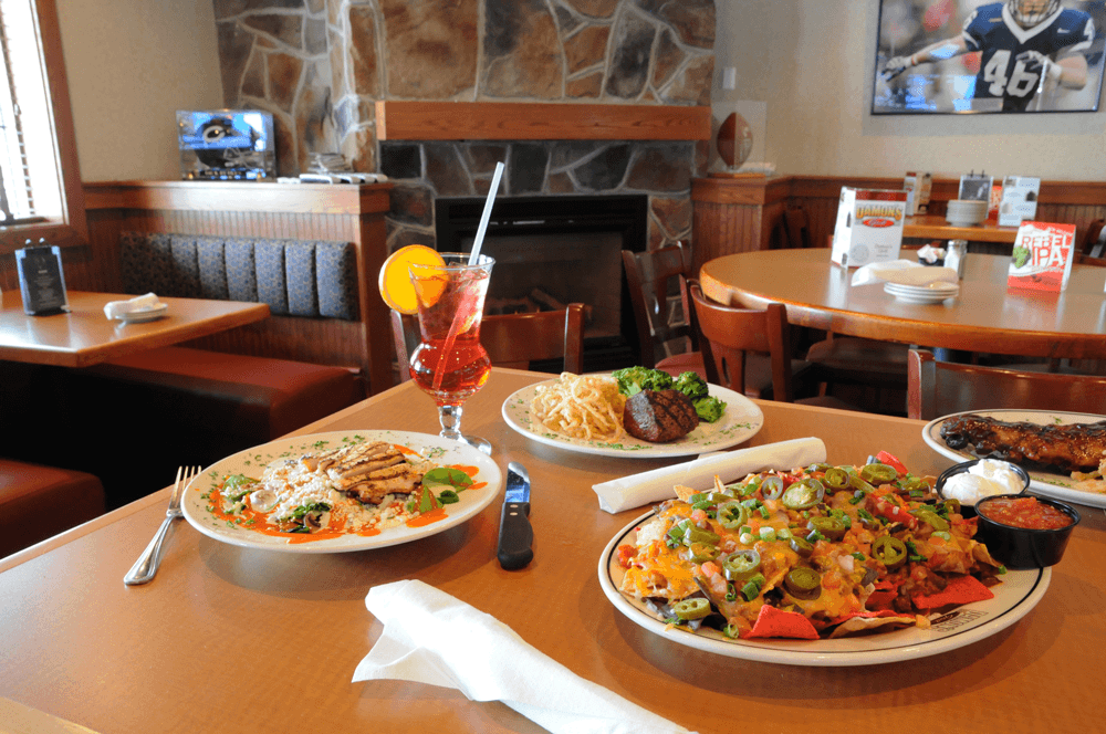 Damon's Grill - Image 3