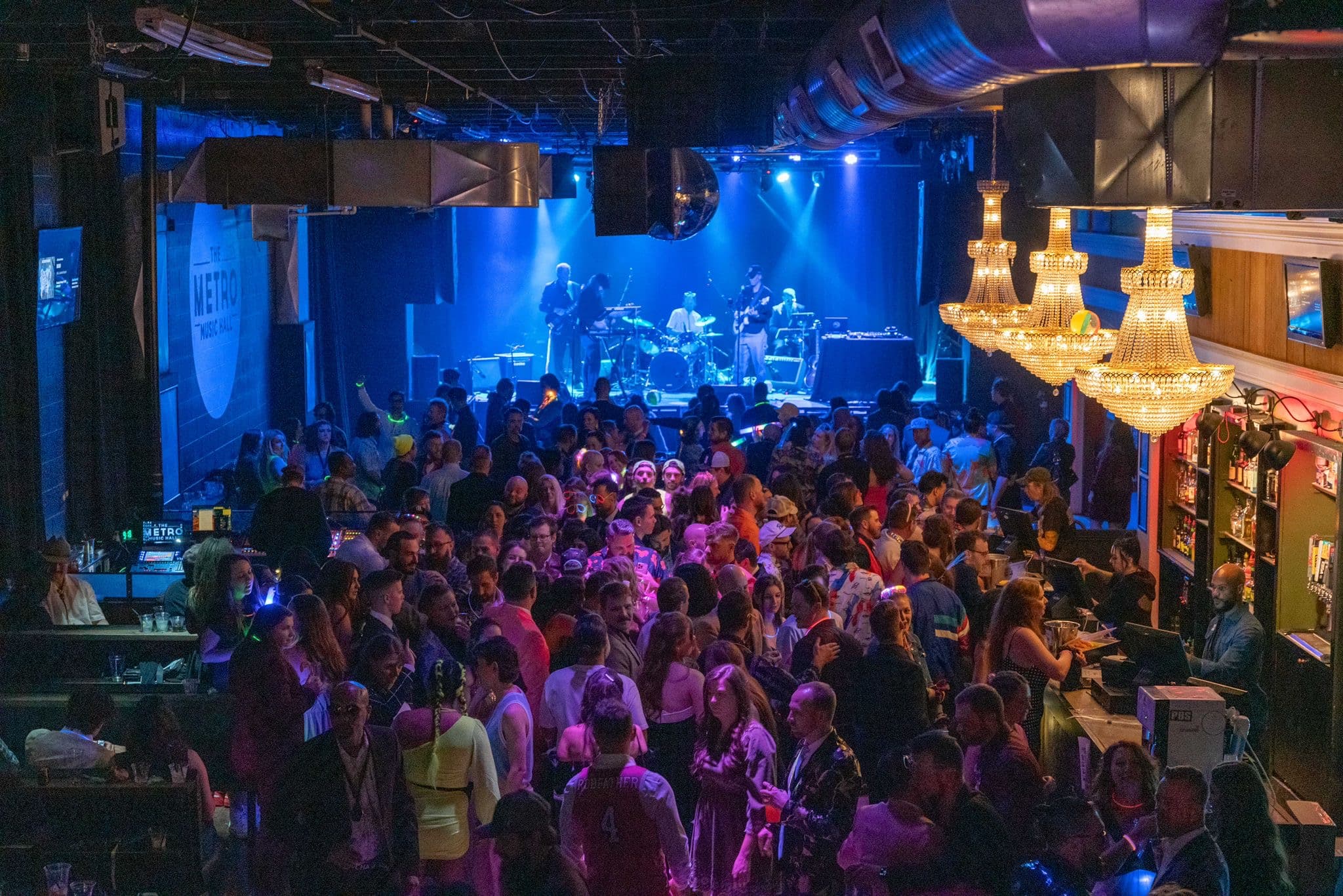 Beehive Sport and Social Club - Image 5