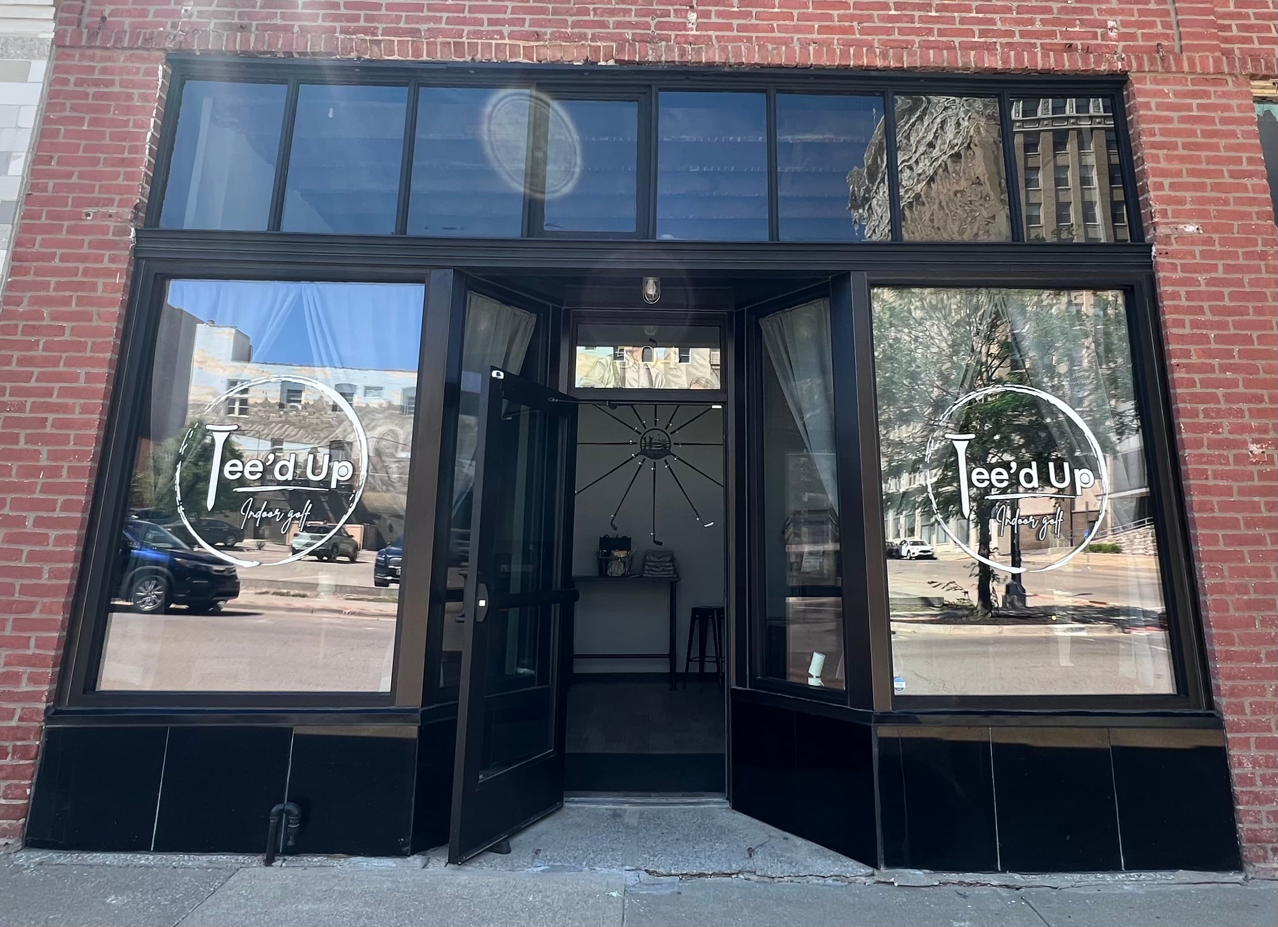 Tee'd Up Indoor Golf - Image 3