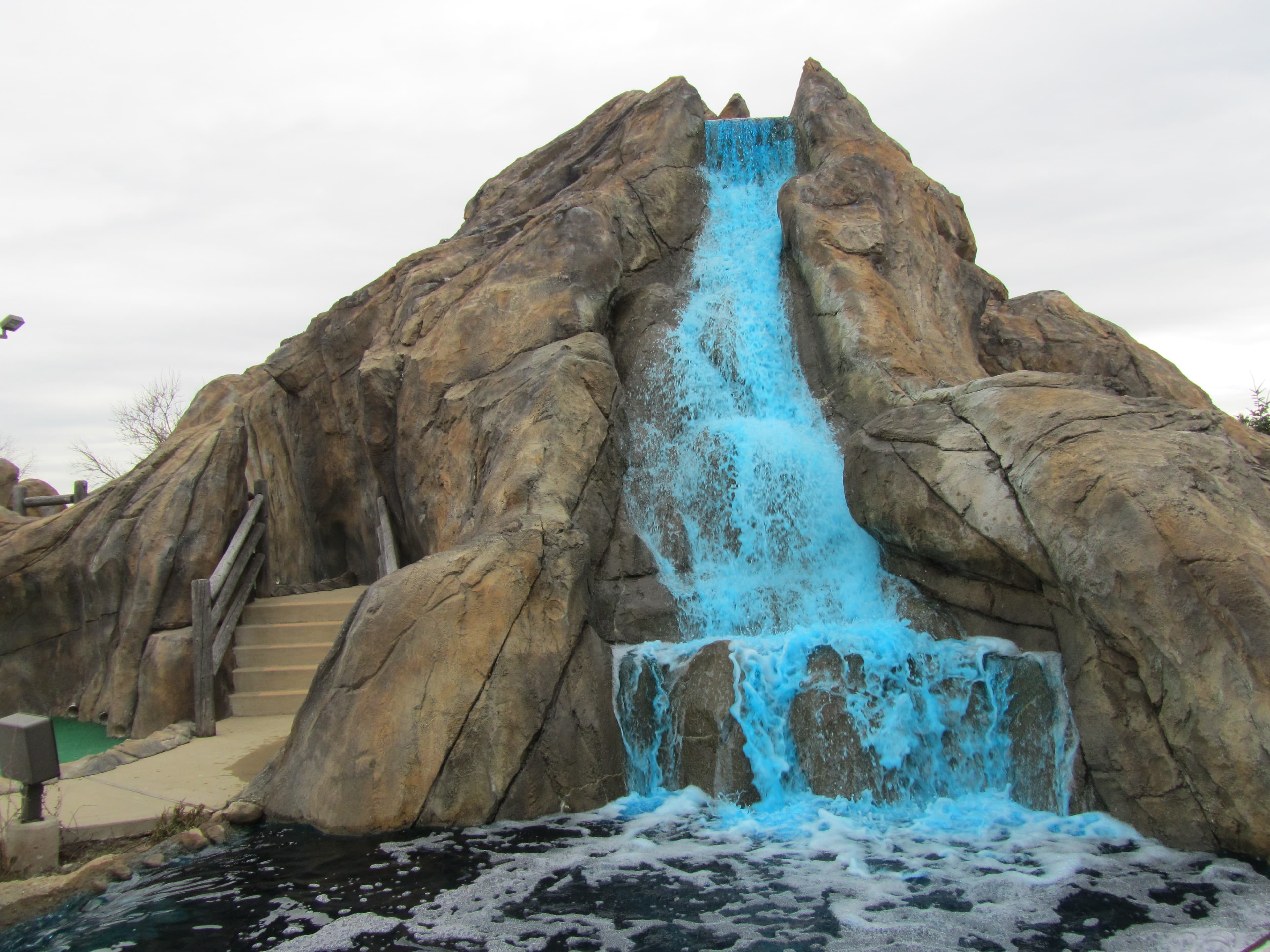 Links and Tees Golf Club - Image 9